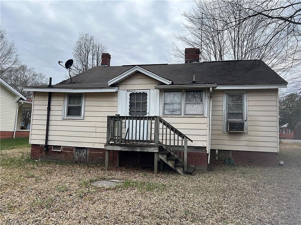 2nd image of 618 Prospect St