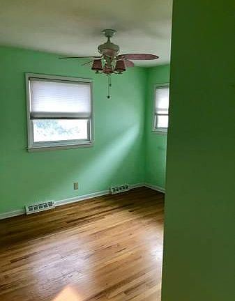 5th image of 991 Amberly Pl