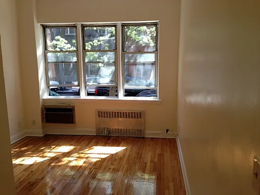 Rented by Eric Goodman Realty Corp | media 26