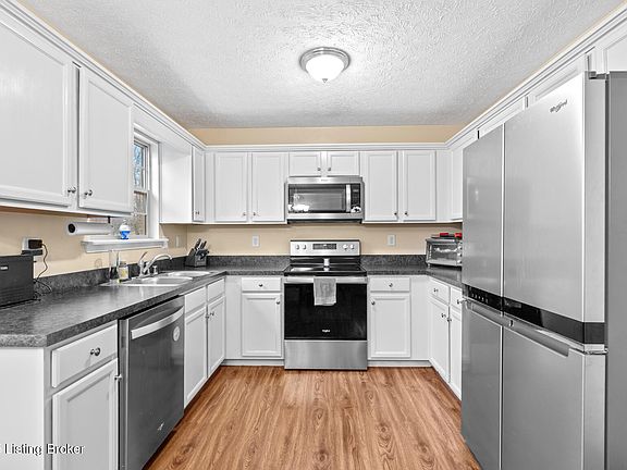 3rd image of 246 Red Crest Dr