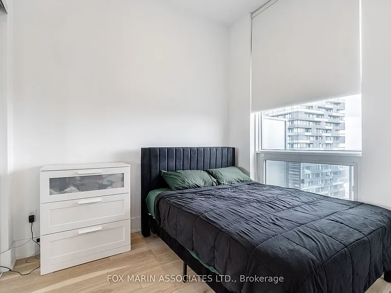 39 Roehampton Ave #4604 — Photo 13