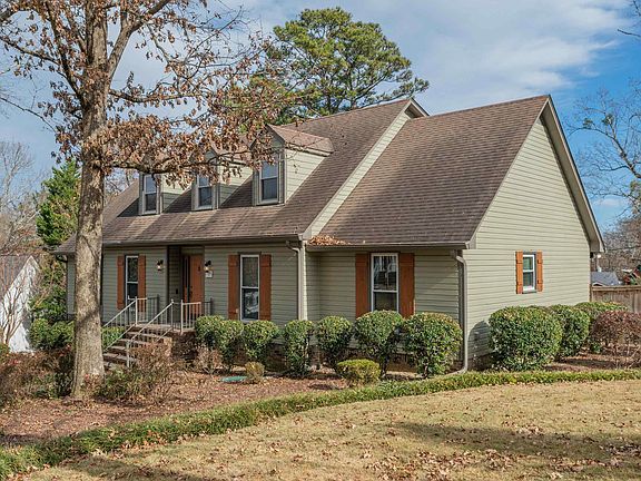 3rd image of 709 Twin Branch Cir