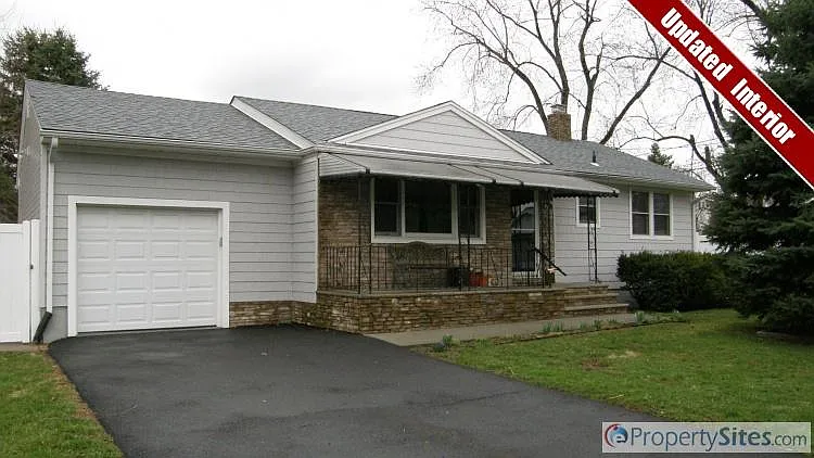 400 No 13 Ave photo 1