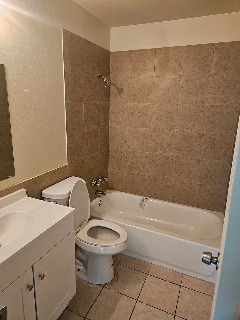 3/2 DUPLEX — Photo 4