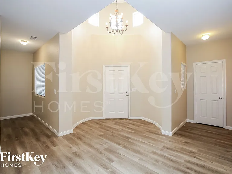 6068 Puesta Del Sol St — Photo 5