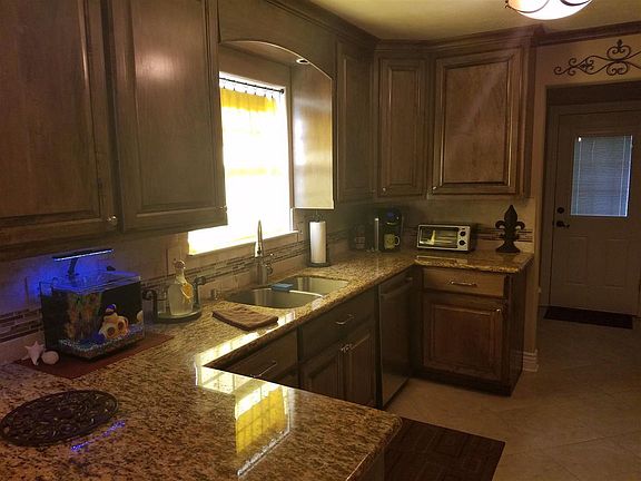 4th image of 4610 Hardwood Ln