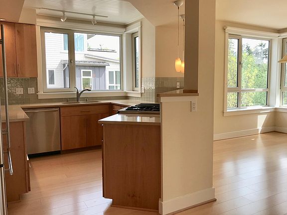 3rd image of 123 Bjune Dr SE