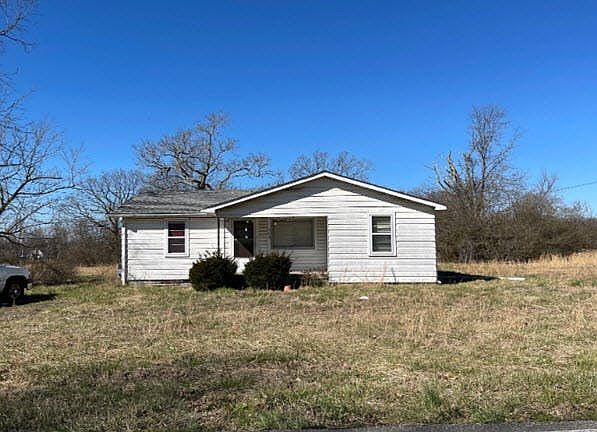 1st image of 305 Marbury Rd