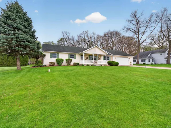 4693 E Sunset Dr, Syracuse, IN 46567