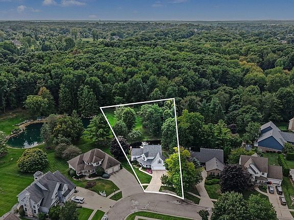 2nd image of 330 Brook Dr