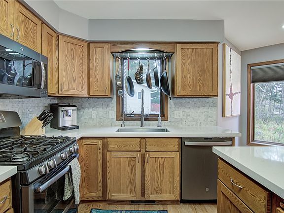 5th image of 1314 16th Avenue E