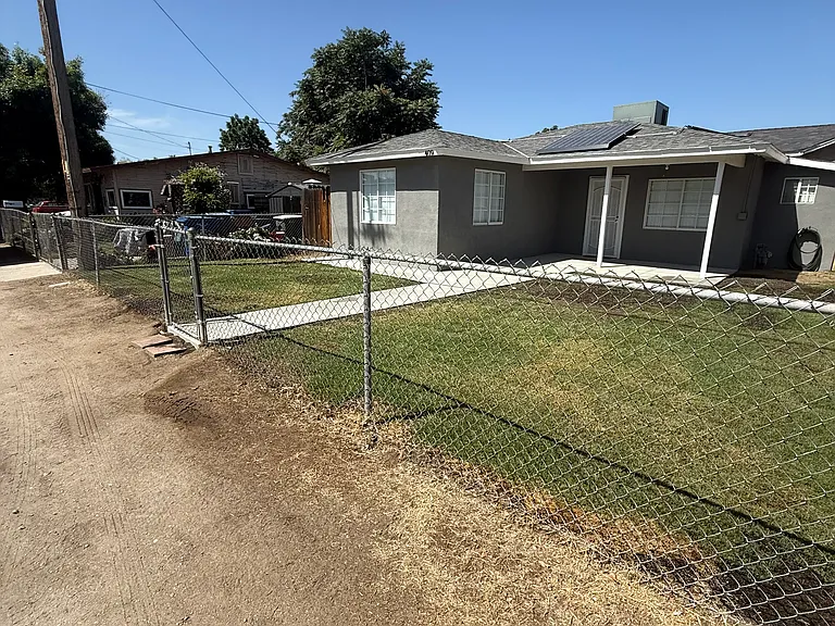 409 Plymouth Ave — Photo 13