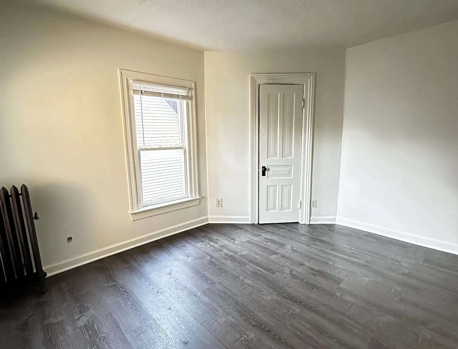 Ionia - Apt 5 — Photo 3