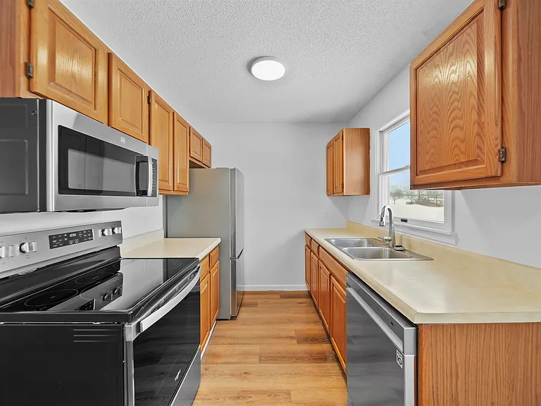 419 Connor St #14 — Photo 7