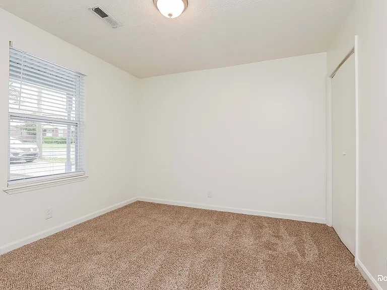 124 Cedarmont Cir — Photo 11