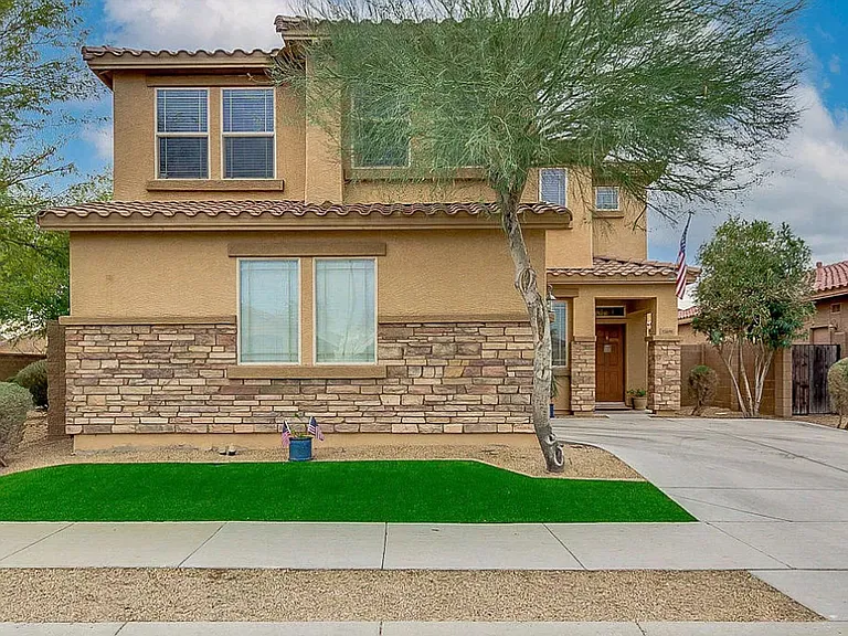 17409 W Woodlands Ave — Photo 2