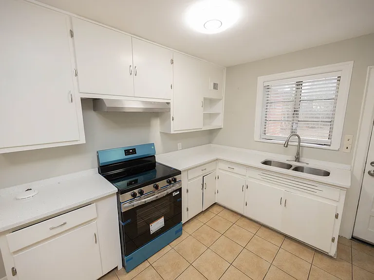 2058 Woodley Rd — Photo 9