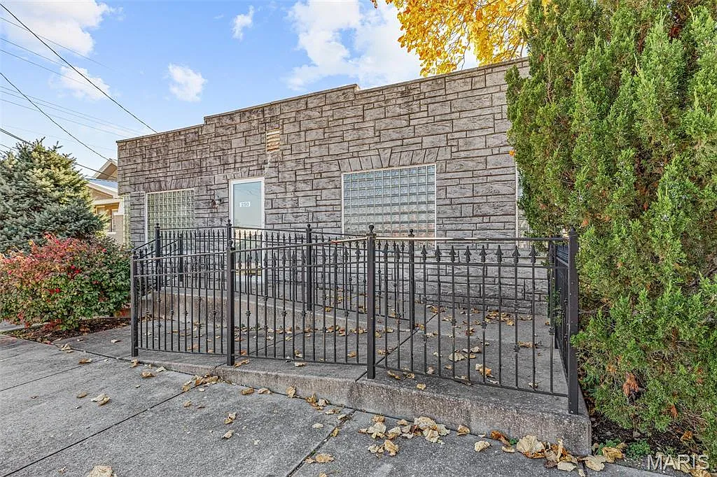 Studio, $1,700 — Photo 2