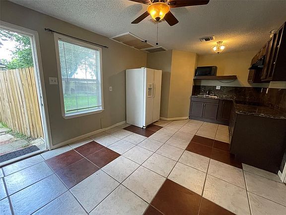 3rd image of 4101 Oakland Falls Dr #A