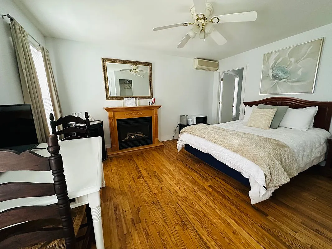 Studio, 1.0 bath, 287 sqft, $700 — Photo 1