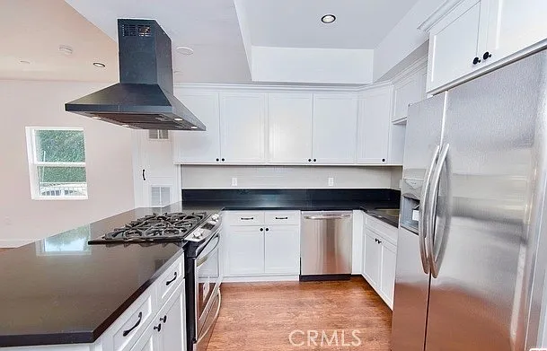 1861 S Longwood Ave — Photo 6