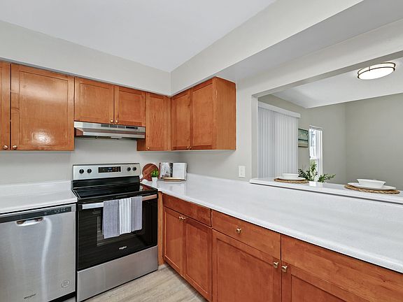 Kitchen with Breakfast Bar