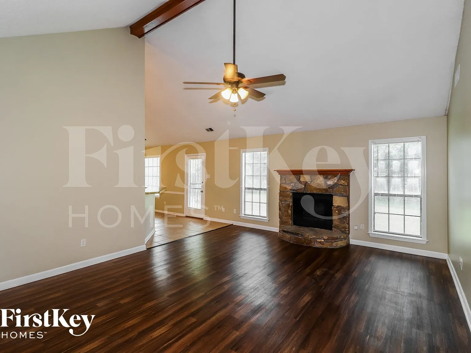 3 bed, 2.0 bath, 1423 sqft, $2,225 — Photo 3