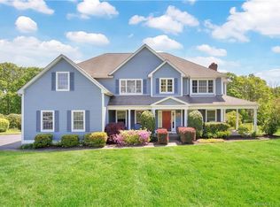 60 Topaz Ln, Trumbull, CT 06611
