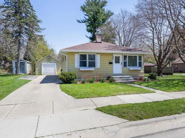 420 North Walnut Street, Janesville, WI 53548