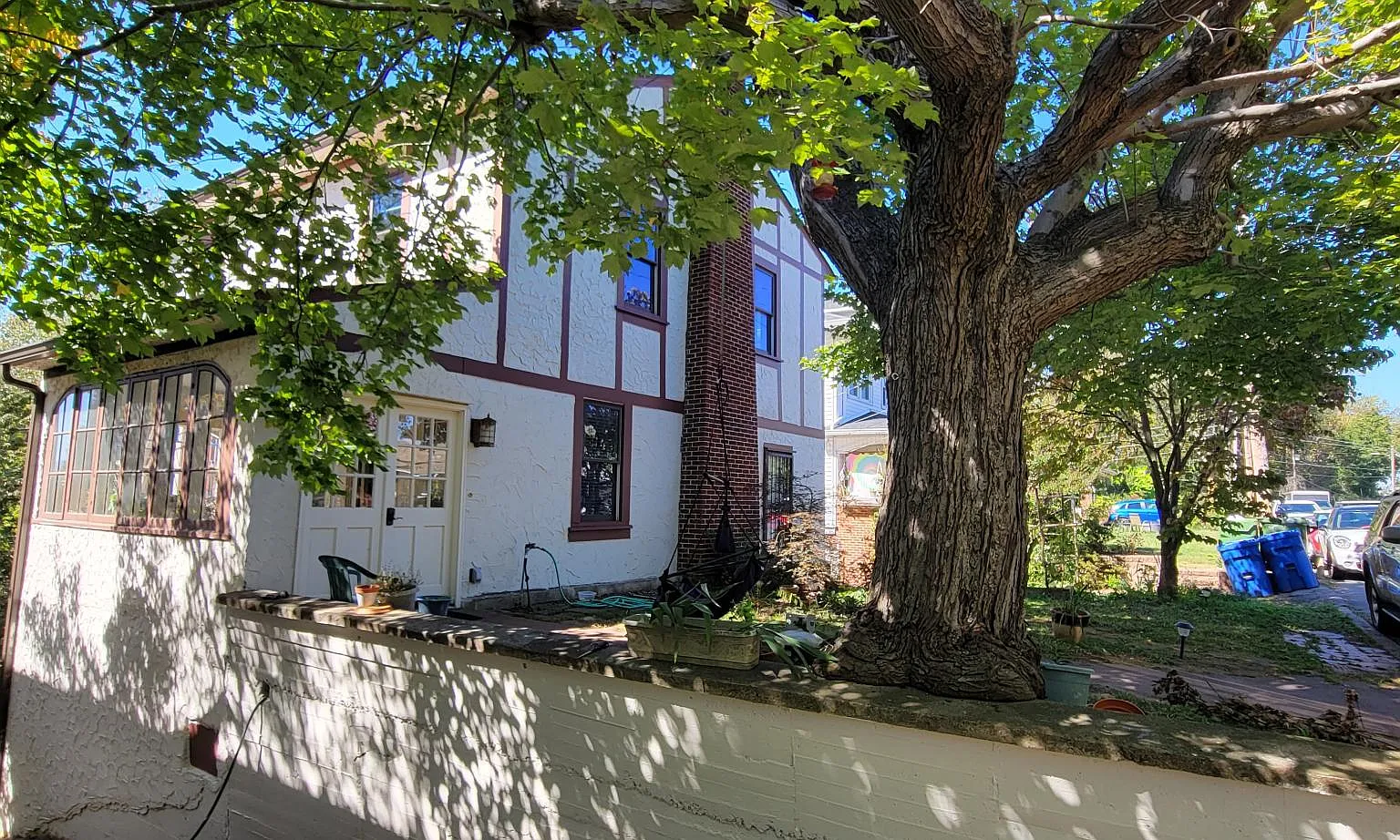 257 Riverview Dr — Photo 3