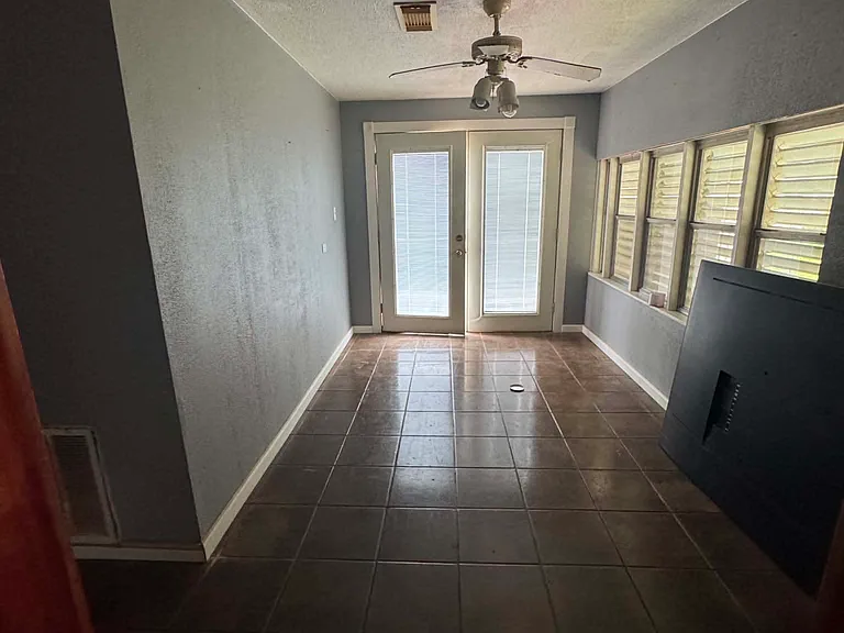 222 Harkness St — Photo 10