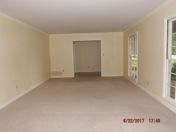 5th image of 1123 Park Ln