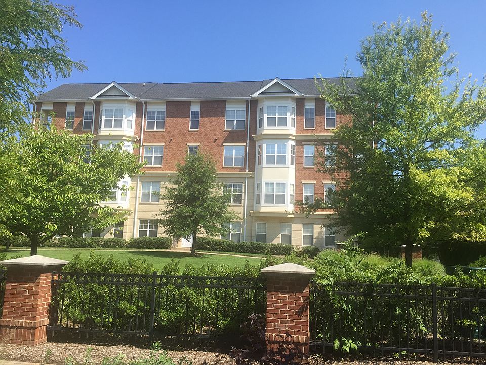 1st image of 815 Branch Dr APT 202