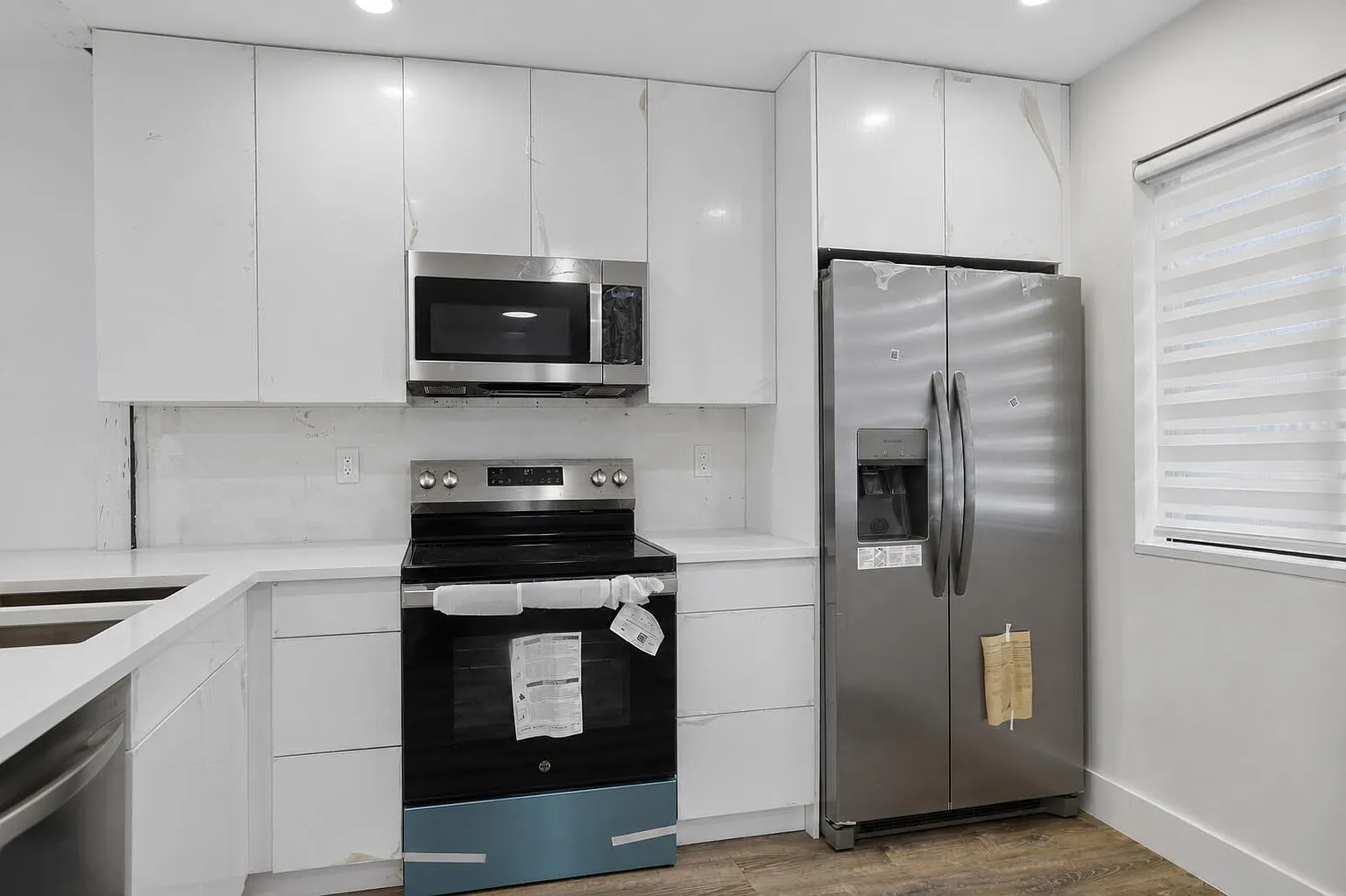 2 bed, 2.0 bath, 950 sqft, $2,350 — Photo 4