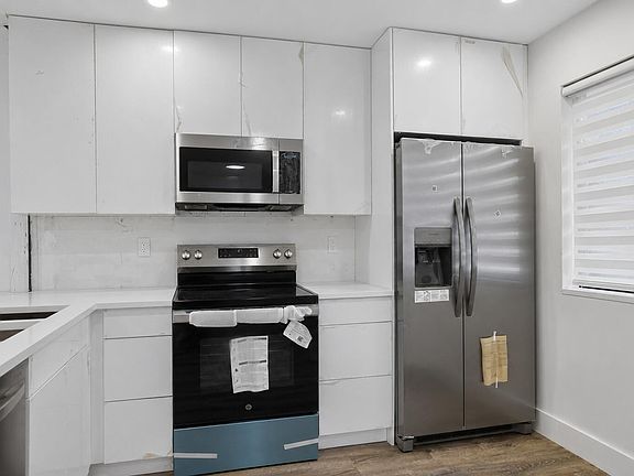4th image of 21950 Soundview Ter APT 107