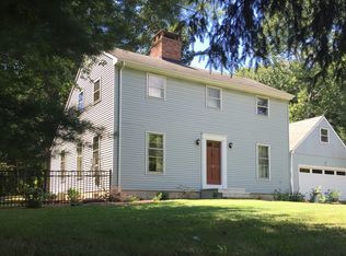 88 Mirror Ln, Guilford, CT 06437