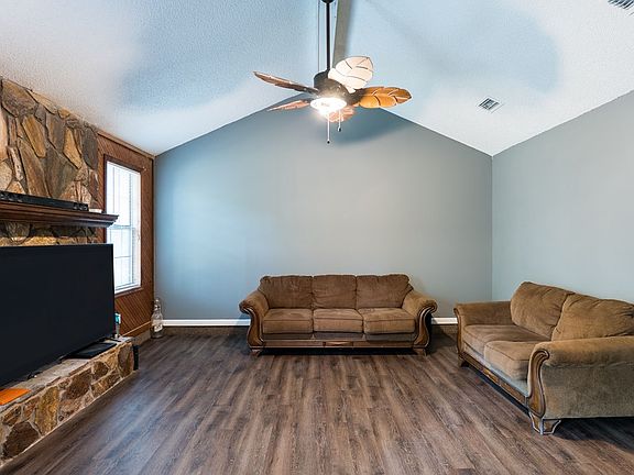 3rd image of 6 Richmond Pl