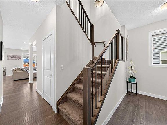 3rd image of 135 E Bayview Cir SW