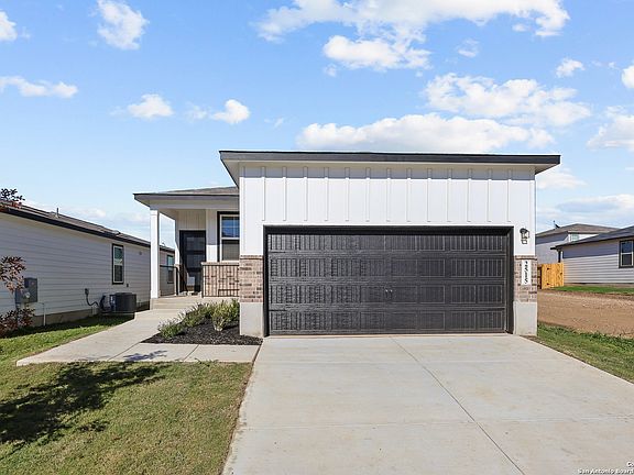 2nd image of 2515 Dry Moss Way