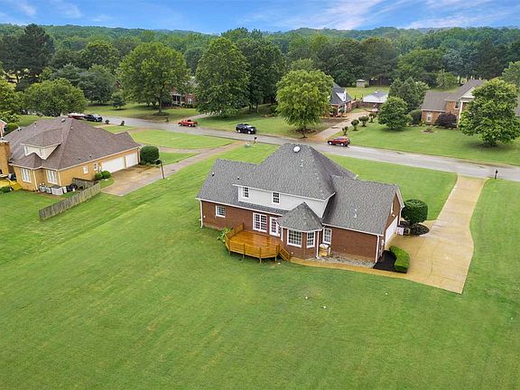 2nd image of 50 Silver Leaf Dr