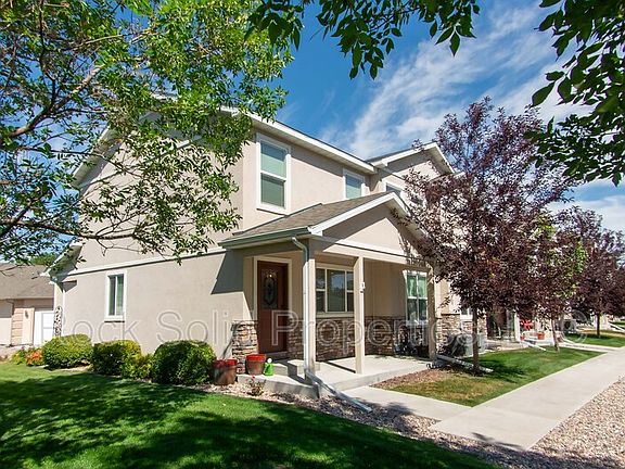 4th image of 1031 Old Town Ln #1