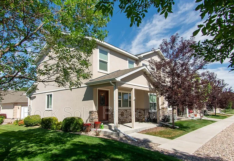 1031 Old Town Ln #1 — Photo 4