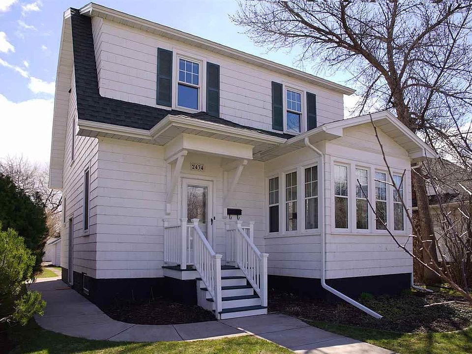 2nd image of 2434 John Ave