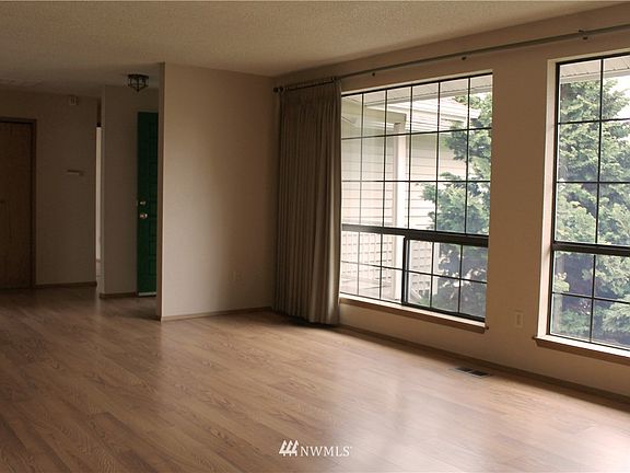4th image of 705 8th Avenue Pl NW