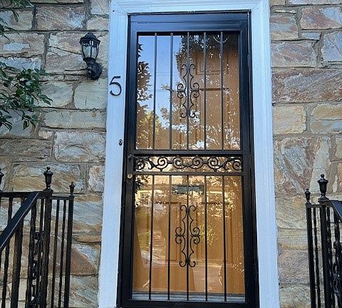 3rd image of 5 E Rosemont Ave