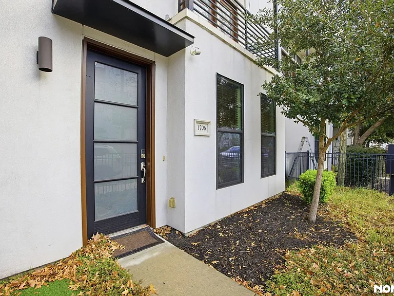 1706 Alamo St — Photo 21