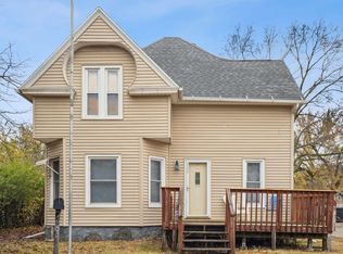 900 Riehl St, Waterloo, IA 50703