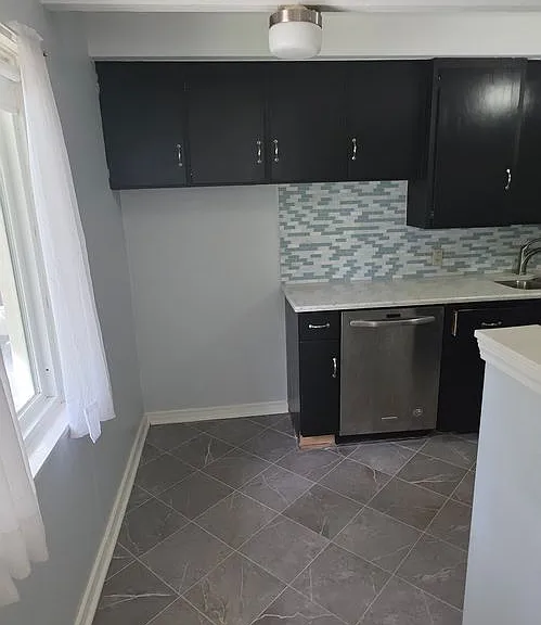 1701 Poplar St #B — Photo 14