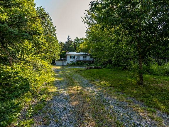 4th image of 40 Mount Hanley Rd