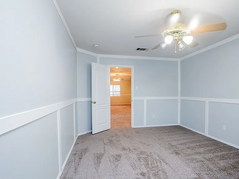 115 Brazos Ln — Photo 16